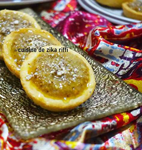 TARTELETTES AUX NOIX ET AU MIEL D'ACACIA