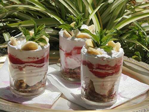 TIRAMISU FRAISES BANANES AUX PETITS SUISSES