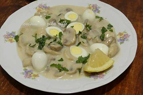 ŒUFS DE CAILLE AUX CHAMPIGNONS ET A LA CRÈME SAUCE AU CITRON