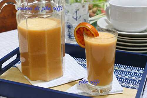 SMOOTHIE ORANGES- BANANES- CITRON- MIEL ET YAOURT NATURE