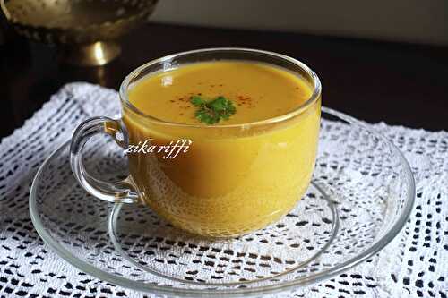 SOUPE VELOUTÉE AUX POIREAUX, POTIRON - POMMES DE TERRE ET PAPRIKA FUMÉ