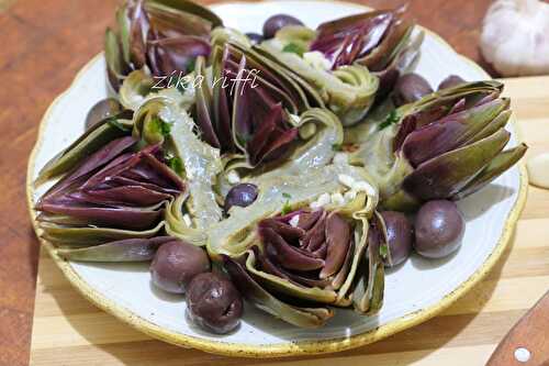 SALADE CHAUDE AUX ARTICHAUTS VINAIGRETTE À L'AIL