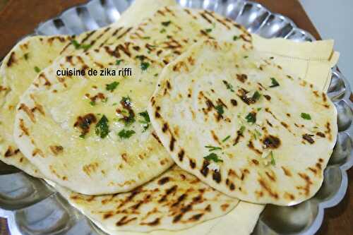 NAANS OU PAIN PLAT INDIEN - PÂTE AU LAIT CAILLÉ