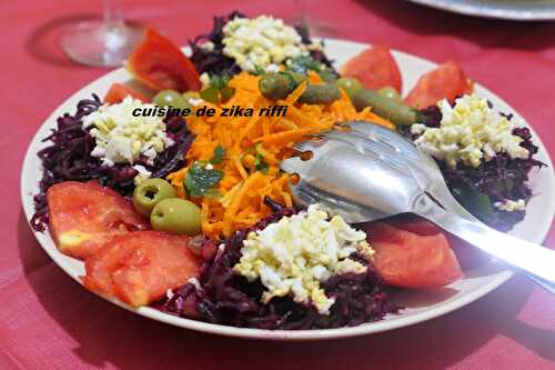 SALADE DE CAROTTES ET DE BETTERAVES RÂPÉES AUX OEUFS DURS RÂPÉS