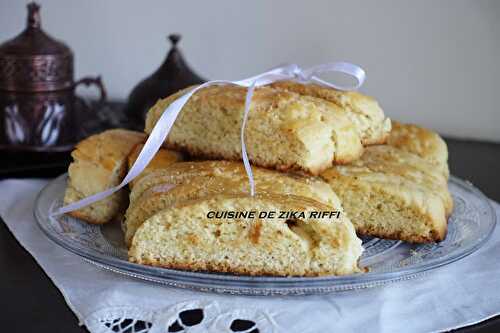 CROQUANTS OU CROQUETS AU ZESTE D'ORANGE ET DE CITRON - GÂTEAUX SECS ALGERIENS DU QUOTIDIEN