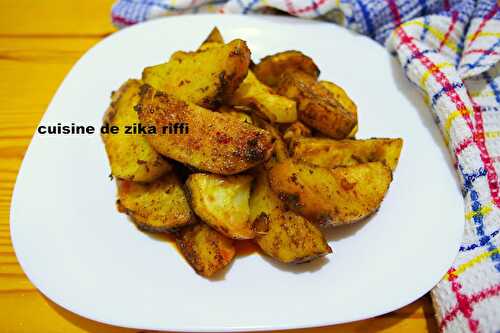 POMMES DE TERRE AUX ÉPICES FRITES AU FOUR