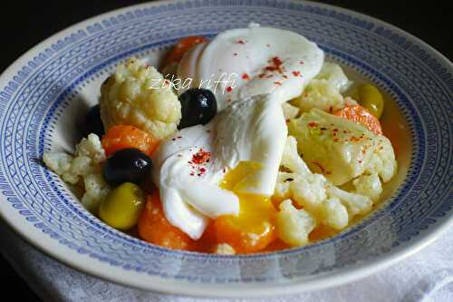 SALADE DE CHOU FLEUR - FENOUIL - CAROTTES ET ŒUFS POCHÉS - VINAIGRETTE À L' AIL