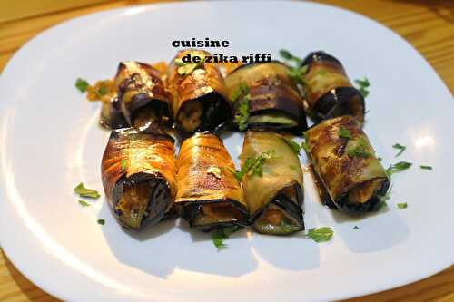 ROULEAUX D'AUBERGINES FARCIS DE PURÉE DE PIMENTS FORTS ET DOUX À L'AIL