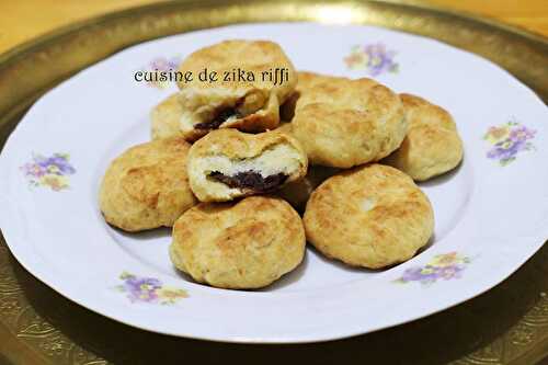 BISCUITS RUSTIQUES ( KROSS ) AUX DATTES - NOIX- PÂTE AU LAIT CAILLÉ ET BEURRE NOISETTE