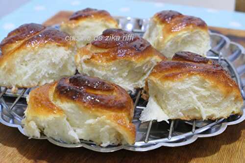 CHINOIS- BRIOCHE ROULÉE AU BEURRE ET SUCRE