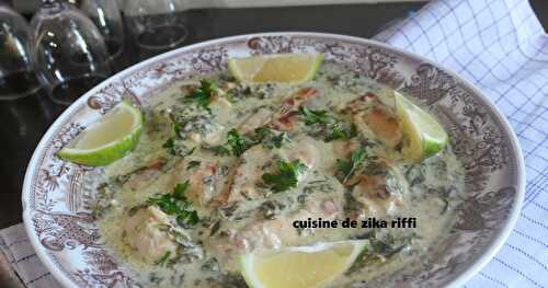 POULET SAUCE À LA CRÈME AUX ÉPINARDS ET CITRON