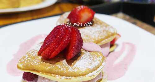 CROQUE MADAME SUCRÉ- MOUSSE À LA FRAISE