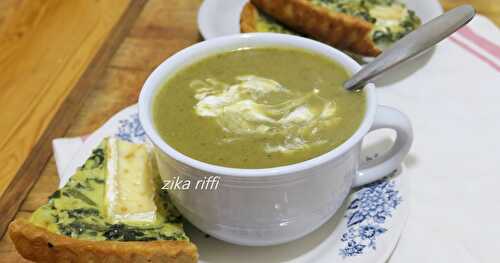 POTAGE SAVOUREUX À  LA LAITUE- OIGNONS- POMME DE TERRE ET CRÈME FRAÎCHE