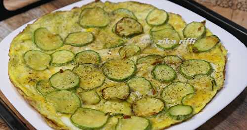 OMELETTE AUX COURGETTES BRAISÉES À L'AIL - CUISINE FACILE