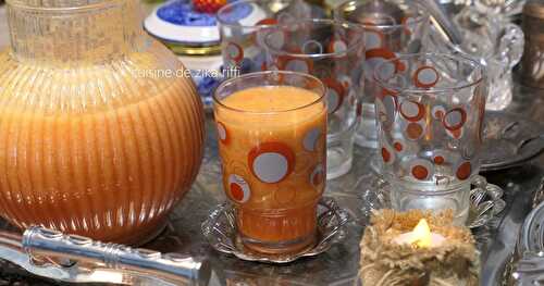 SMOOTHIE AUX ABRICOTS- BANANES- FRAISES- ORANGES ET YAOURT BRASSÉ