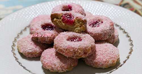 BISCUITS SABLÉS ROSES FONDANTS À LA GELÉE DE GRENADES - FLEUR D'ORANGER -CANNELLE ET NOIX DE COCO