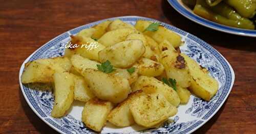 POMMES DE TERRE À L'AIL- PAPRIKA-CARVI-CORIANDRE ( TEBEL- CAROUIA ) RÔTIES AU FOUR