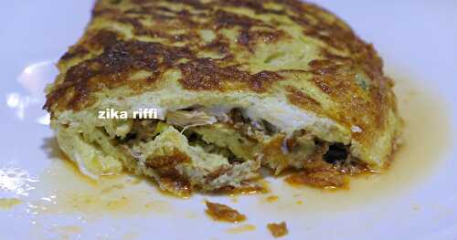 OMELETTE BAVEUSE FARCIE D'AUBERGINE-THON À LA TOMATE ET POULET- CUISINE FACILE POUR ÉTUDIANTS ET DÉBUTANTS