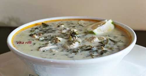 SOUPE BLANCHE AUX AIGUILLETTES DE POULET AUX ÉPINARDS- SAUCE À LA CRÈME AU CITRON