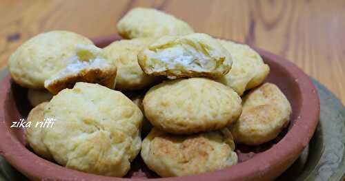 BISCUITS FONDANTS FOURRÉS À LA BROUSSE MAISON ET FLEUR D'ORANGER