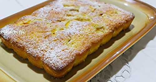 GÂTEAU MOELLEUX AUX PÊCHES ET MASCARPONE AVEC SON COUILIS DE FRAISES