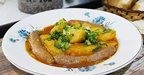 RAGOÛT DE POMMES DE TERRE AU CUMIN ET MERGUEZ ( BATATA BEL KAMOUN WEL MERGUEZ )