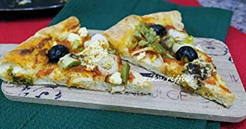 PIZZA AUX OIGNONS VERTS- RICOTTA- KIRI- TOMATES FRAÎCHES ET PIMENT VERT FORT