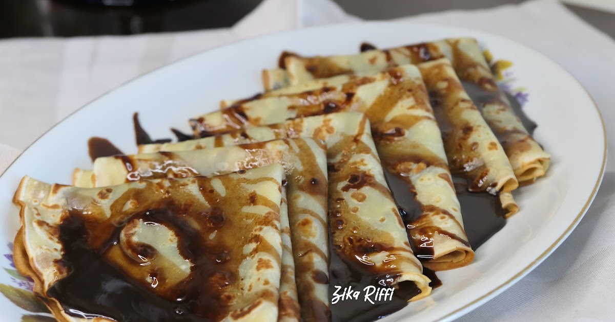 CRÊPES MOELLEUSES À LA FLEUR D'ORANGER- FROMAGE BLANC ET SAUCE CHOCOLAT 