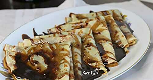 CRÊPES MOELLEUSES À LA FLEUR D'ORANGER- FROMAGE BLANC ET SAUCE CHOCOLAT 