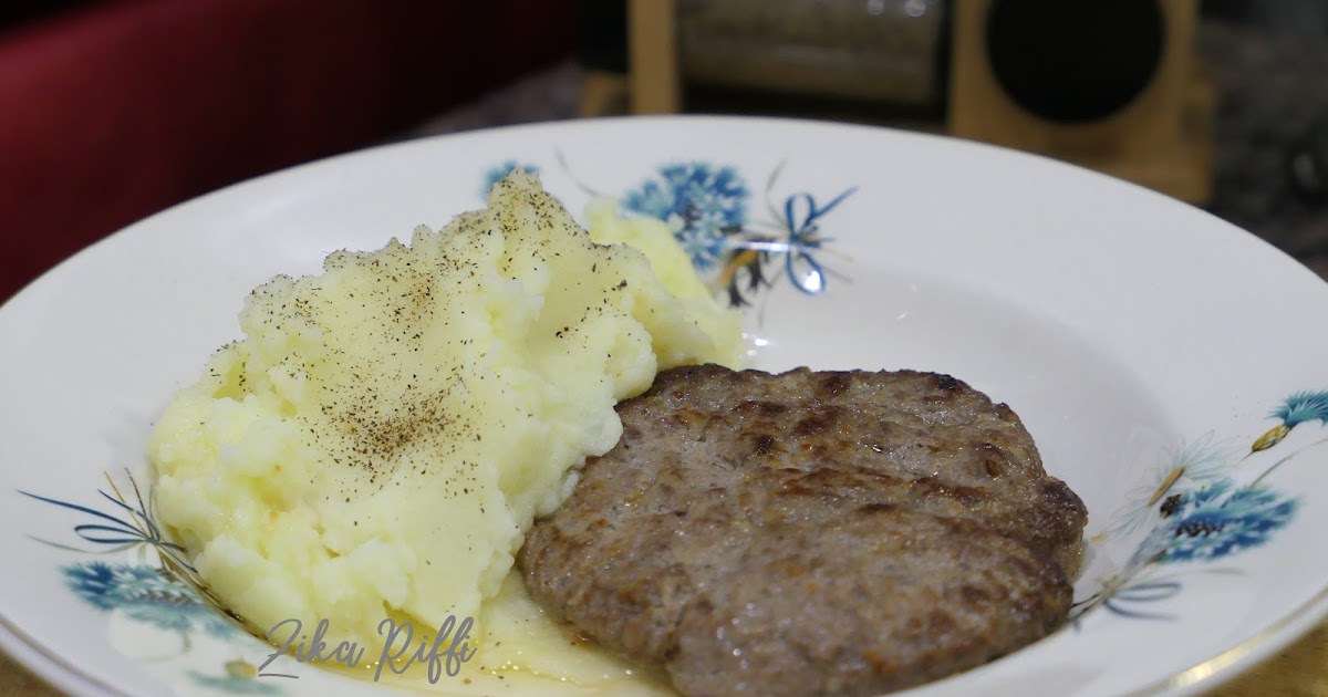 PURÉE DE POMMES DE TERRE À L'ANCIENNE AU PARMESAN ET STEAK HACHÉ MAISON- SAUCE AU CITRON