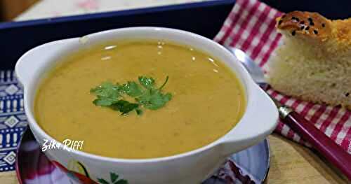 SOUPE À LA COURGE LONGUE MUSQUÉE- POULET- LENTILLES VERTES- TOMATES ET LAIT EN POUDRE