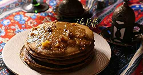 PANCAKES AU MIEL ET PETIT SUISSE- CHOCOLAT ET SIROP D'ORANGES AUX NOIX