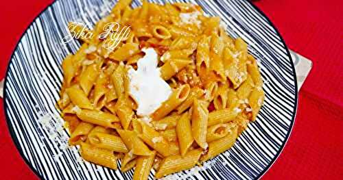 PENNES À L'ARRABBIATA AU PECORINO