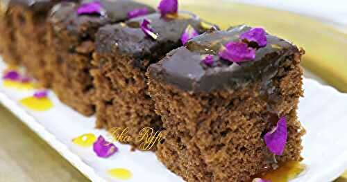 CARRÉS FONDANTS AU CHOCOLAT- NOIX ET CONFITURE D'ABRICOT- GLAÇAGE CHOCOLAT