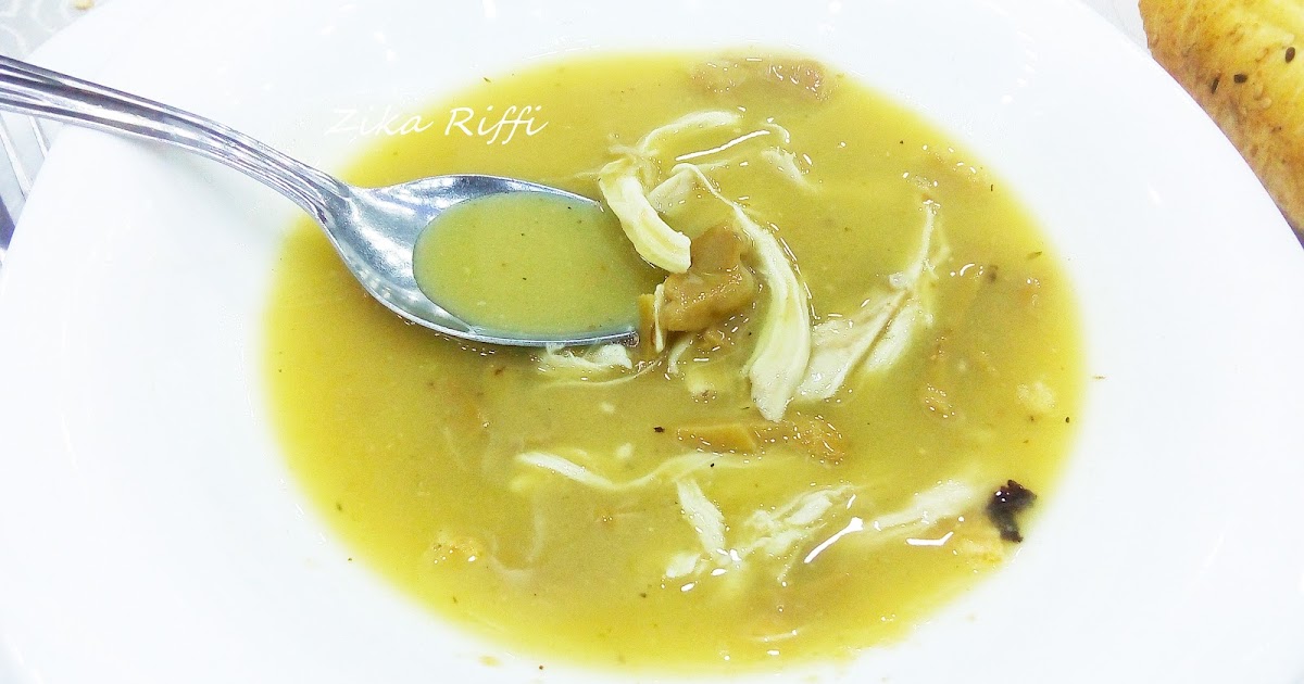 CONSOMMÉ DE VOLAILLE AUX CHANTERELLES
