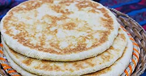 RAKHSSISS- GALETTES CITADINES TYPIQUES DE ANNABA PUR BEURRE ET FLEUR D'ORANGER