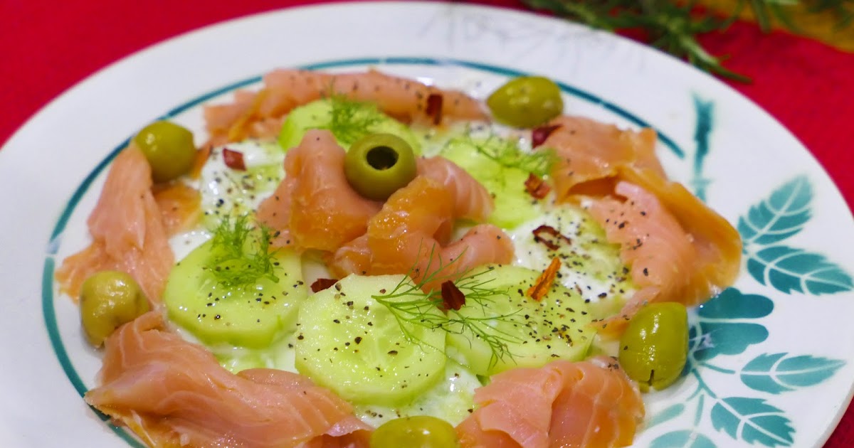 SALADE FRAÎCHE DE SAUMON FUMÉ AUX CONCOMBRES ET SKYR Á L'ANETH AU CITRON