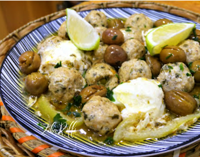 TAJINE EL KEFTA MAHCHI B ZAÏTOUNE OU BOULETTES FARCIES AUX OLIVES VIOLETTES AUX ŒUFS EN SAUCE BLANCHE AU CITRON CONFIT