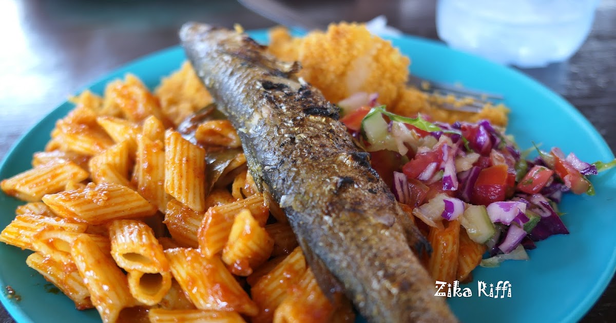 COUSCOUS TUNISIEN- L'ASSIETTE DU COUSCOUS DE DJERBA AU POISSON MULET