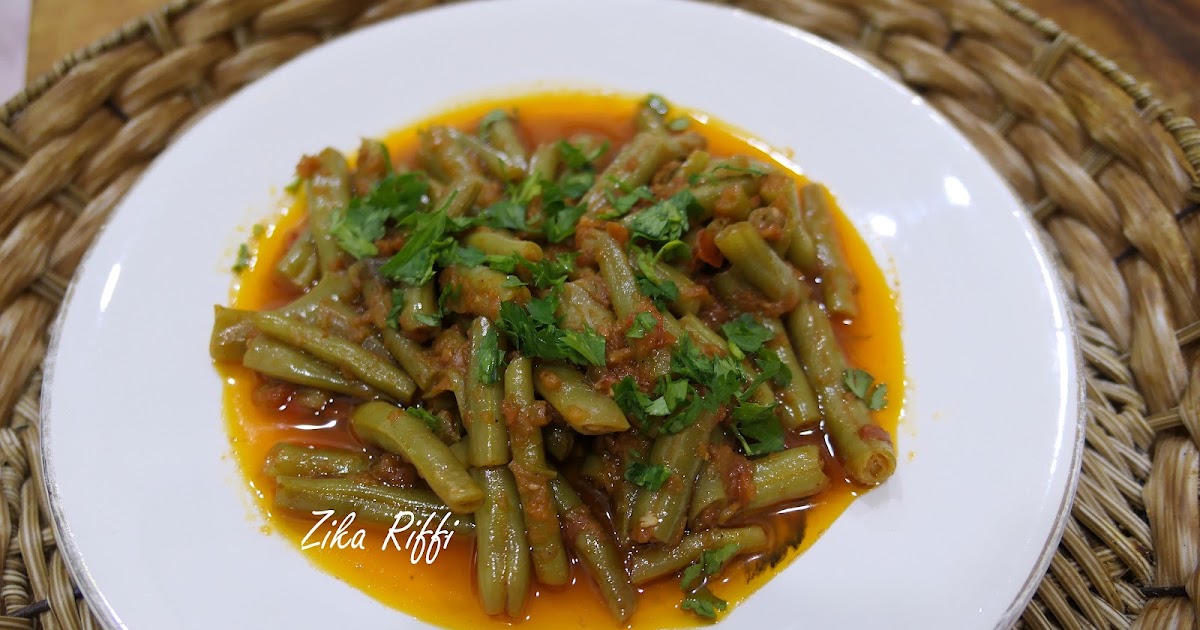 HARICOTS VERTS -SAUCE TOMATE À L'AIL À L'ITALIENNE AU PIMENT FUMÉ