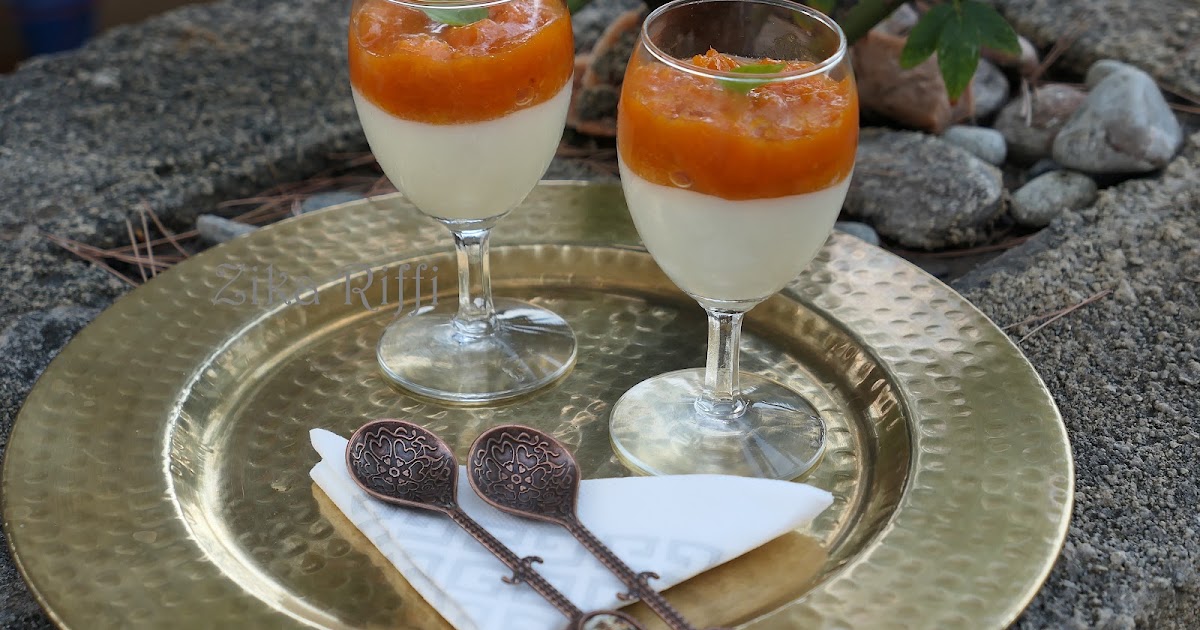 PANNA COTTA LÉGÈRE AU CONFIT D'ABRICOTS ET ROMARIN
