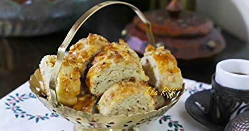CROQUANTS AUX  AMANDES ET AUX NOIX- GÂTEAUX SECS ALGÉRIENS POUR LA RENTRÉE
