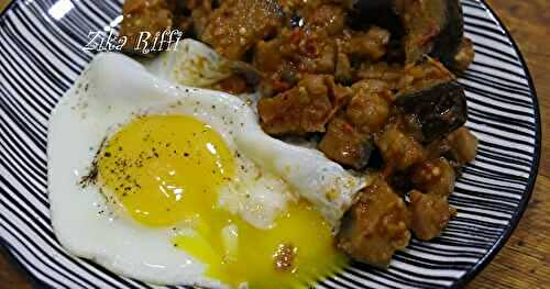 RAGOÛT D'AUBERGINES- SAUCE CARVI-CORIANDRE ET OEUF COULANT POUR SERVIR