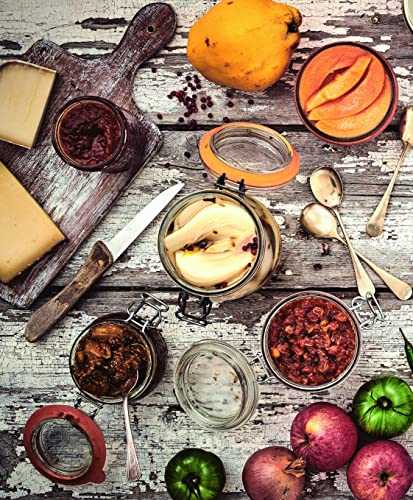 Conserves et bocaux à l'ancienne. Légumes Condiments Viandes et volailles Fruits